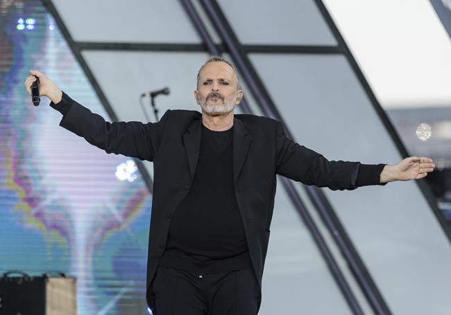 Spanish singer Miguel Bosé robbed, bound along with children at Mexico City house | iNFOnews.ca