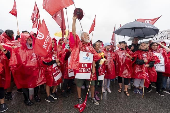 Metro seeks injunction against striking workers preventing deliveries to stores | iNFOnews.ca