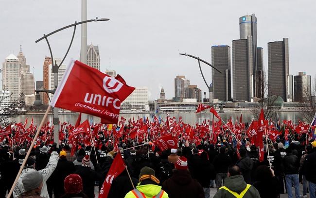 Unifor Detroit Three autoworkers vote for strike mandate, mirrors U.S. counterpart | iNFOnews.ca