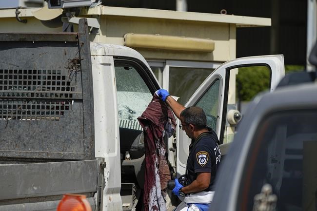 A Palestinian kills an Israeli soldier in a West Bank truck ramming attack and is fatally shot | iNFOnews.ca