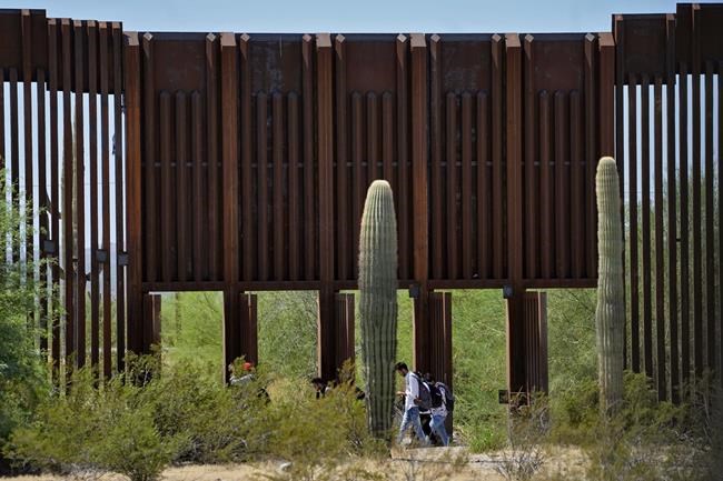 Smugglers are steering migrants into the remote Arizona desert, posing new Border Patrol challenges | iNFOnews.ca