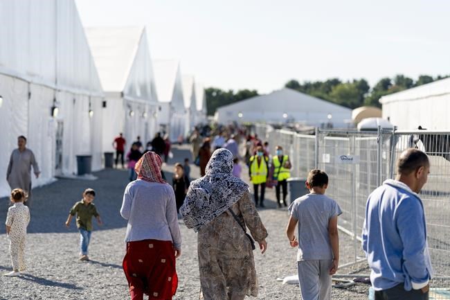840,000 Afghans who've applied for key US resettlement program still in Afghanistan, report says | iNFOnews.ca