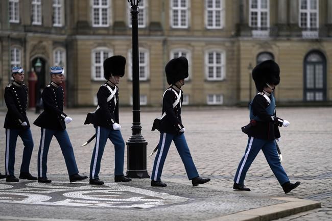 Denmark ends height requirements for soldiers best known for ceremonial unit outside royal palaces | iNFOnews.ca