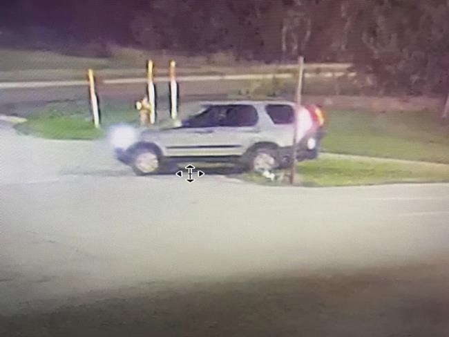 Suspect sought after multiple Michigan State Police patrol vehicles are shot and set on fire | iNFOnews.ca