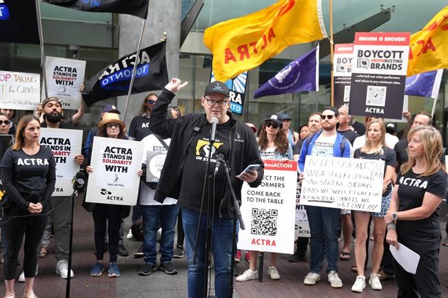Steps from TIFF, striking actors, writers rally at Canadian offices for Apple, Amazon | iNFOnews.ca Steps from TIFF, striking actors, writers rally at Canadian offices for Apple, Amazon | iNFOnews.ca