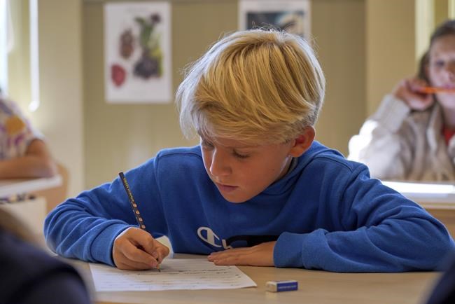 Sweden brings more books and handwriting practice back to its tech-heavy schools | iNFOnews.ca