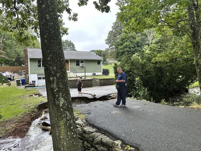 Rain-soaked New England hit by likely tornado amid wild weather ahead of Hurricane Lee's arrival | iNFOnews.ca Rain-soaked New England hit by likely tornado amid wild weather ahead of Hurricane Lee's arrival | iNFOnews.ca