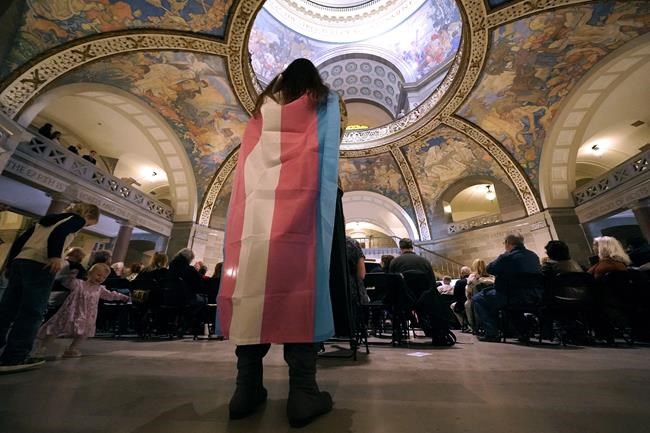 Missouri clinics halt transgender care for minors in wake of new state law | iNFOnews.ca Missouri clinics halt transgender care for minors in wake of new state law | iNFOnews.ca