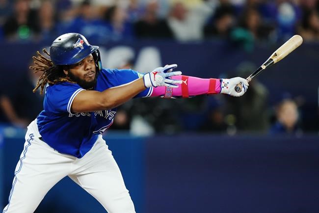 Grossman homers, Rangers leapfrog Blue Jays in wild-card race with 6-3 win | iNFOnews.ca