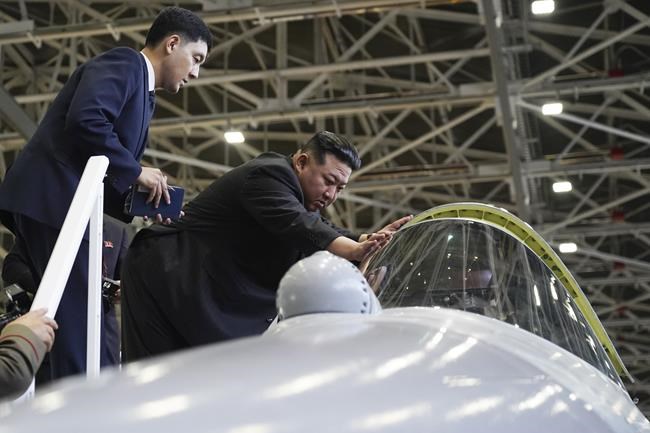 North Korea's Kim gets a close look at Russian fighter jets as his tour narrows its focus to weapons | iNFOnews.ca