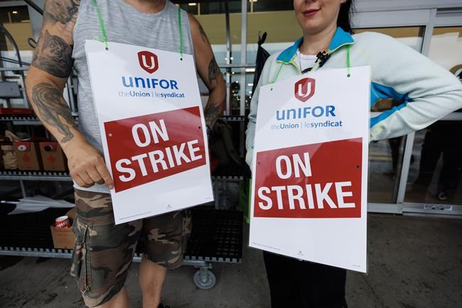 Canadians showing more support for striking workers amid inflation, corporate profits | iNFOnews.ca