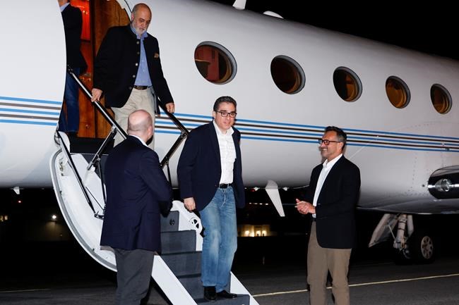 Americans released by Iran arrive home, tearfully embrace their loved ones and declare: 'Freedom!' | iNFOnews.ca Americans released by Iran arrive home, tearfully embrace their loved ones and declare: 'Freedom!' | iNFOnews.ca
