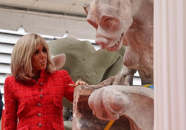 King Charles III makes a stop at the fire-damaged Notre Dame Cathedral on his state visit to France | iNFOnews.ca