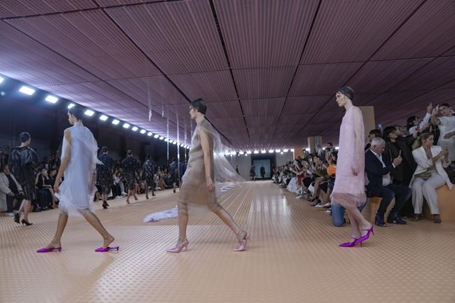 Prada explores lightness with windswept translucent chiffon for next summer | iNFOnews.ca Prada explores lightness with windswept translucent chiffon for next summer | iNFOnews.ca