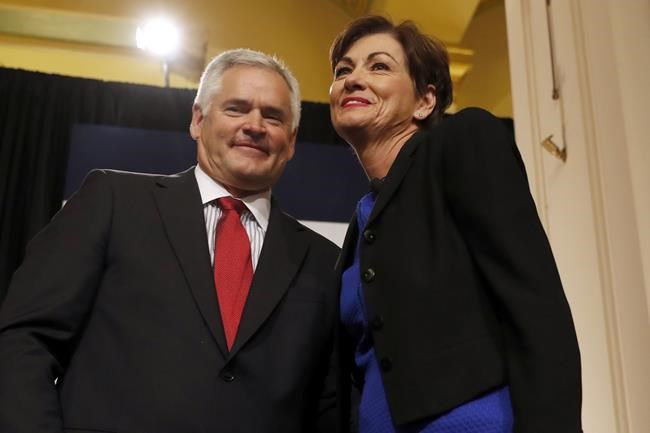 Iowa Gov. Kim Reynolds says her husband has lung cancer | iNFOnews.ca