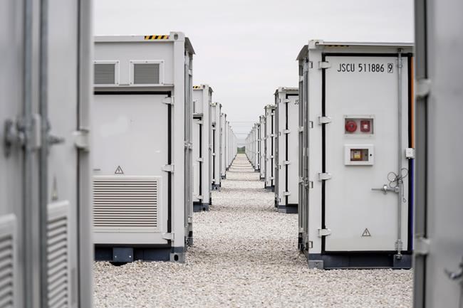 Energy Department announces $325M for batteries that can store clean electricity longer | iNFOnews.ca