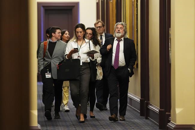 Federal government to review Viterra-Bunge deal: transport minister | iNFOnews.ca