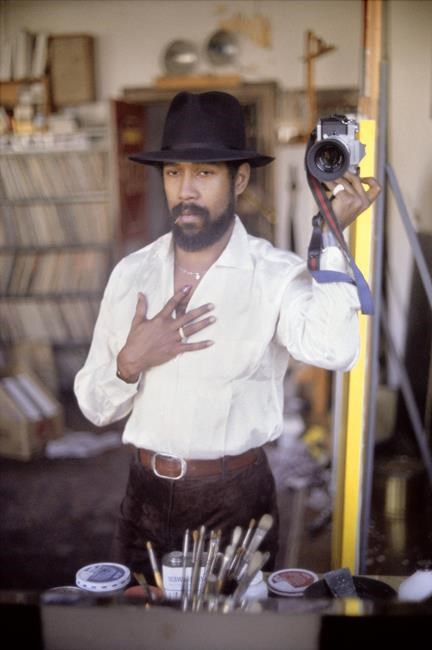 Pioneering Black portraitist Barkley L. Hendricks is first artist of color to get solo show at Frick | iNFOnews.ca Pioneering Black portraitist Barkley L. Hendricks is first artist of color to get solo show at Frick | iNFOnews.ca