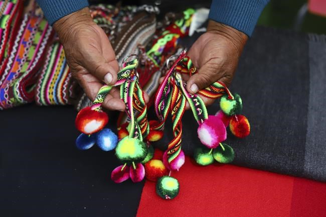Inspired by llamas, the desert and Mother Earth, these craftswomen weave sacred textiles | iNFOnews.ca