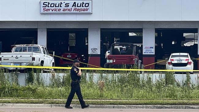 Florida auto shop owner and angry customer shot each other to death, police say | iNFOnews.ca