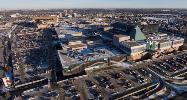 Man dies in Edmonton mall parkade after standing up through car sunroof: police | iNFOnews.ca
