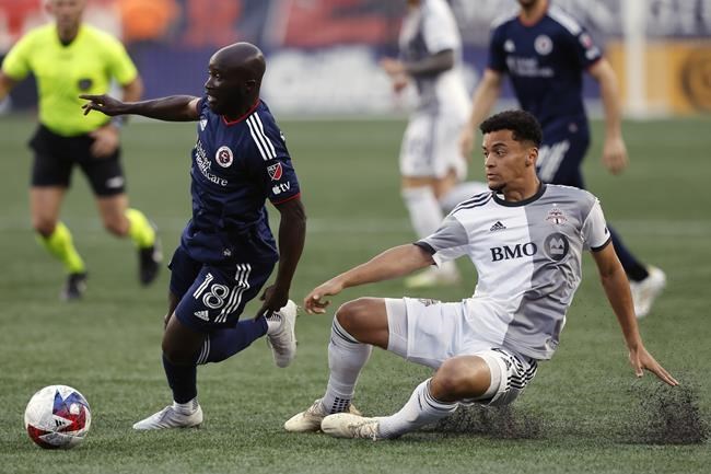 Toronto FC midfielder Brandon Servania sidelined with torn knee ligament | iNFOnews.ca