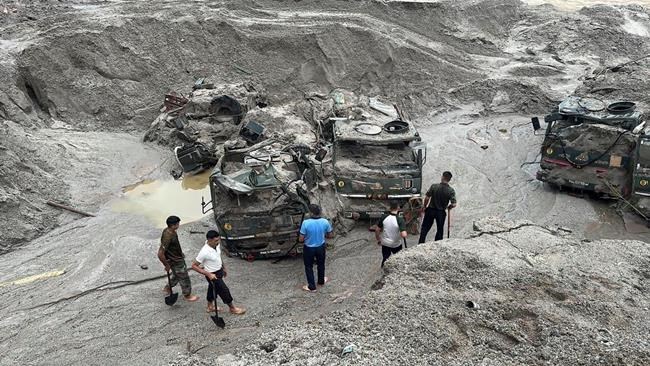 Icy floodwaters kill at least 31 in India's Himalayan northeast after lake bursts through major dam | iNFOnews.ca