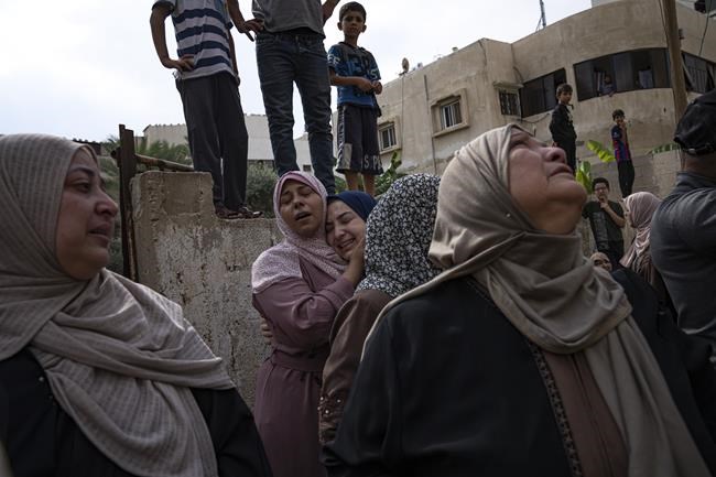 Under heavy bombing, Palestinians in Gaza move from place to place, only to discover nowhere is safe | iNFOnews.ca Under heavy bombing, Palestinians in Gaza move from place to place, only to discover nowhere is safe | iNFOnews.ca