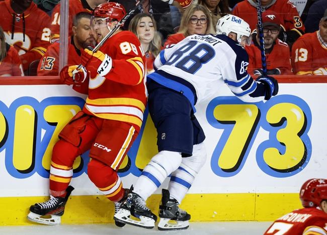 Flames hold off Jets 5-3 in season-opener on the back of Markstrom's goaltending | iNFOnews.ca Flames hold off Jets 5-3 in season-opener on the back of Markstrom's goaltending | iNFOnews.ca
