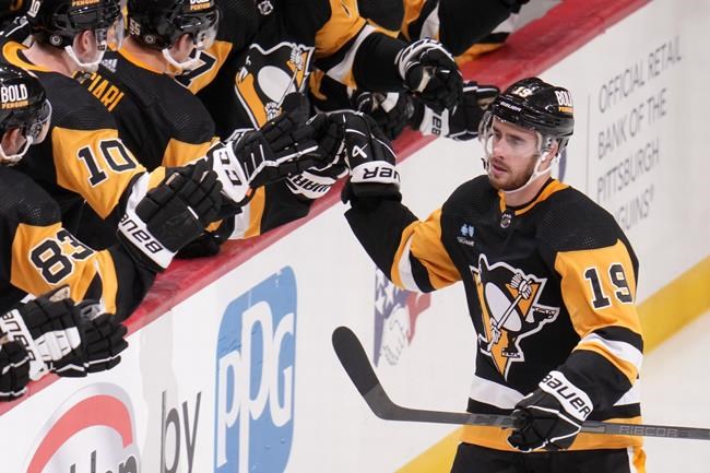 Malkin, Penguins surge past Flames with 5 goals in third for 5-2 win | iNFOnews.ca Malkin, Penguins surge past Flames with 5 goals in third for 5-2 win | iNFOnews.ca