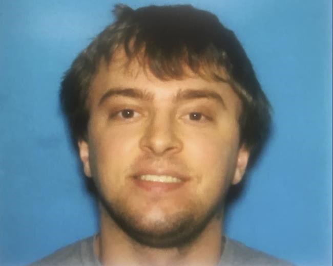 District attorney praises officer who shot man who killed two Black bystanders moments earlier | iNFOnews.ca