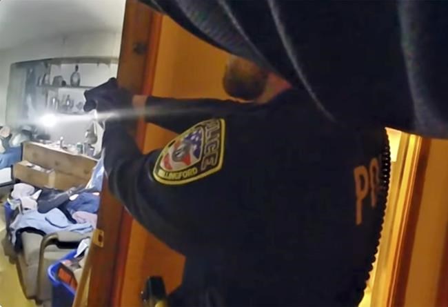Questions linger after Connecticut police officers fatally shoot man in his bed | iNFOnews.ca Questions linger after Connecticut police officers fatally shoot man in his bed | iNFOnews.ca