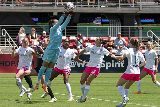 Canadian international Kailen Sheridan up for NWSL goalkeeper of the year again | iNFOnews.ca