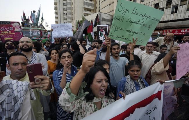 Thousands rally in Pakistan against Israel's bombing in Gaza, chanting anti-American slogans | iNFOnews.ca