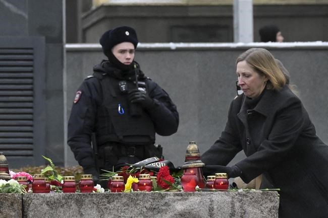 Russians commemorate victims of Soviet repression as a present-day crackdown on dissent intensifies | iNFOnews.ca Russians commemorate victims of Soviet repression as a present-day crackdown on dissent intensifies | iNFOnews.ca