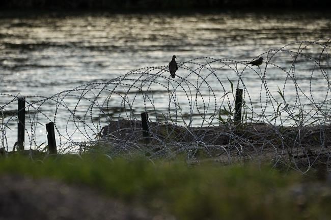 Judge orders federal agents to stop cutting Texas razor wire for now at busy Mexico border crossing | iNFOnews.ca Judge orders federal agents to stop cutting Texas razor wire for now at busy Mexico border crossing | iNFOnews.ca