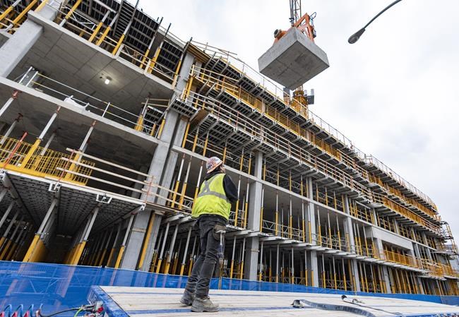 Construction of at least 25,000 housing units blocked in Quebec, survey says | iNFOnews.ca