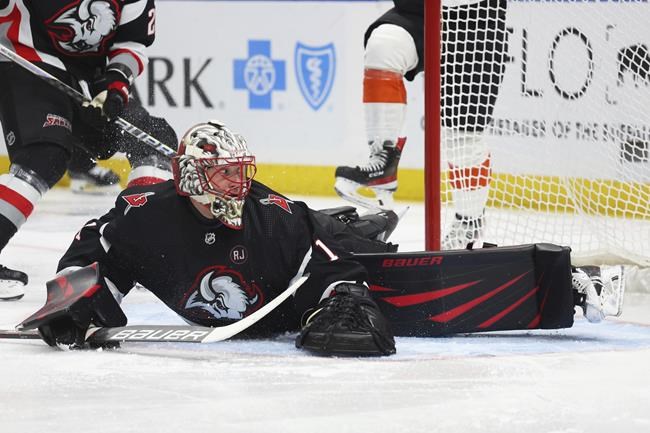 Flyers snap three-game skid by sinking Sabres 5-1 | iNFOnews.ca
