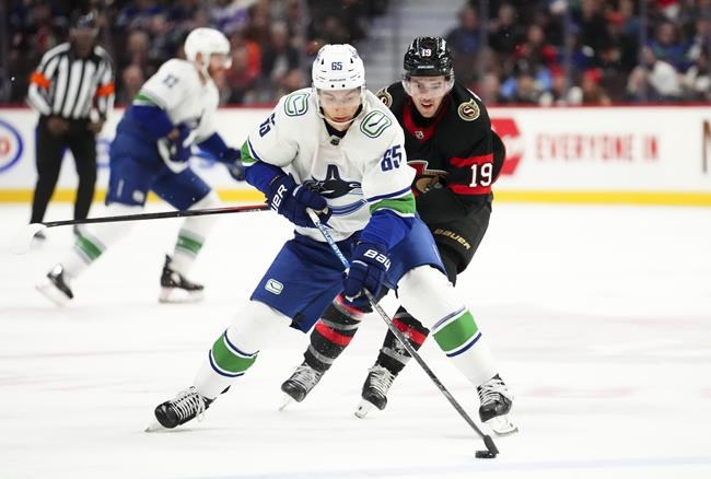 Canucks top Senators 5-2 to extend winning streak to five games | iNFOnews.ca