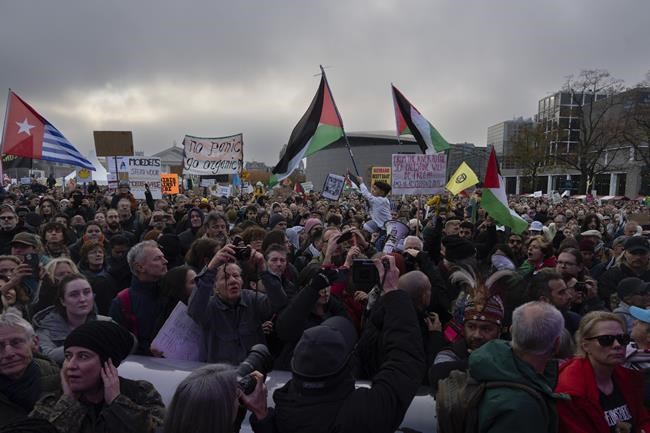 Greta Thunberg brushes off interruption at massive Dutch climate march days before election | iNFOnews.ca