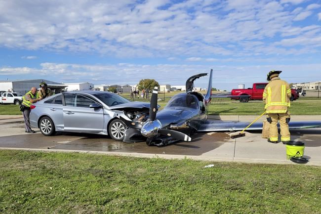 Small plane crashes into car after overshooting runway during emergency landing near Dallas | iNFOnews.ca