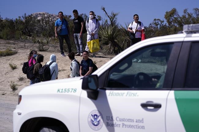 Illegal border crossings into the US drop in October after a 3-month streak of increases | iNFOnews.ca Illegal border crossings into the US drop in October after a 3-month streak of increases | iNFOnews.ca