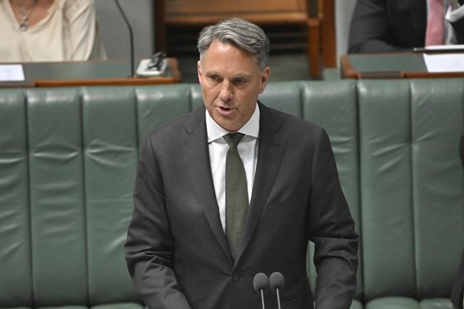 State-sponsored online spies likely to target Australian submarine program, spy agency says | iNFOnews.ca