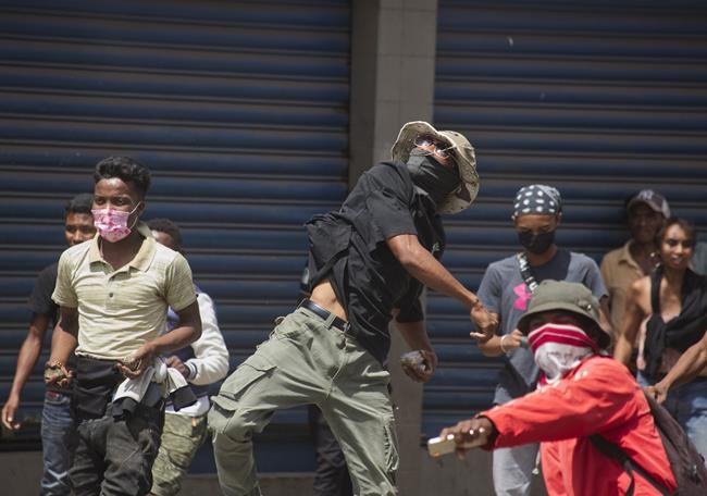 Madagascar police impose curfew on eve of presidential election, after polling stations torched | iNFOnews.ca Madagascar police impose curfew on eve of presidential election, after polling stations torched | iNFOnews.ca