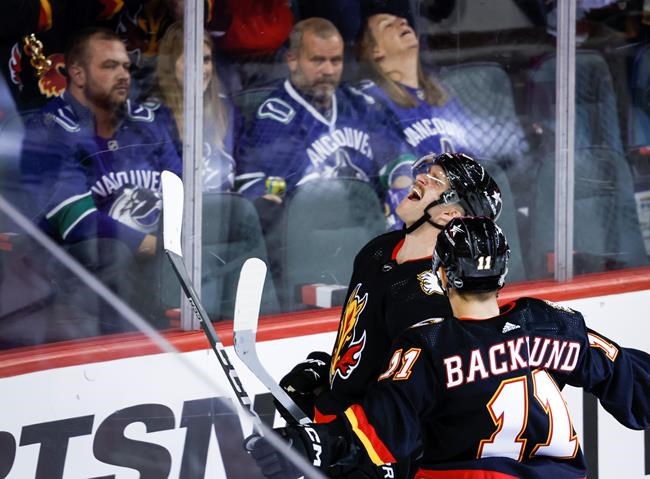 Lindholm has three-point night to lead the Flames to 5-2 win over the Canucks | iNFOnews.ca Lindholm has three-point night to lead the Flames to 5-2 win over the Canucks | iNFOnews.ca