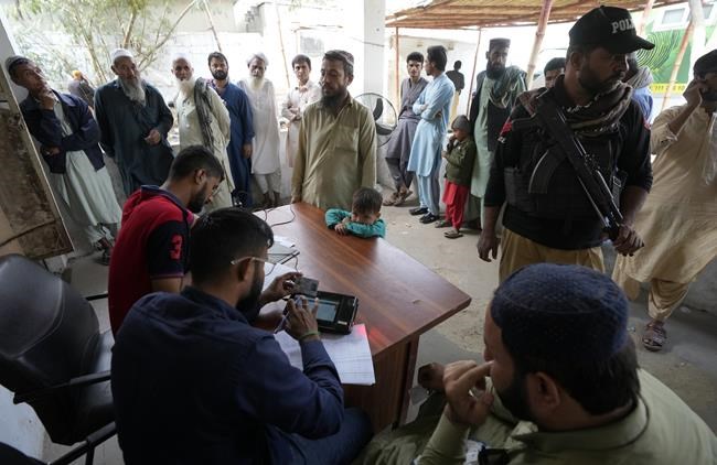 More than a million Afghans will go back after Pakistan begins expelling foreigners without papers | iNFOnews.ca