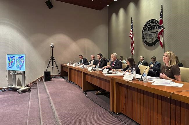 Signature-gathering starts anew for mapmaking proposal in Ohio that was stalled by a typo | iNFOnews.ca