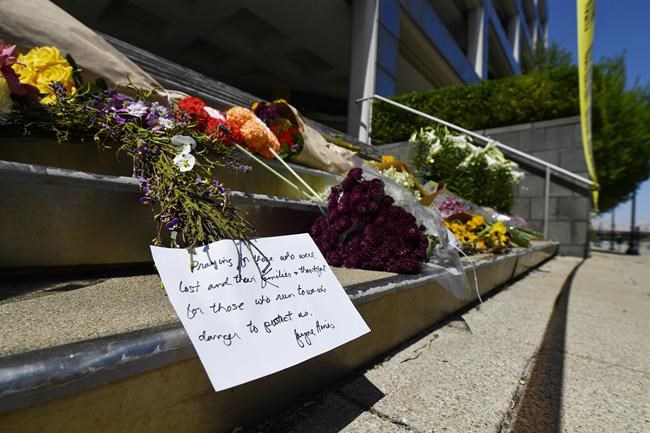Police: Kentucky bank shooter wrote in journal about ease of buying assault weapon before killings | iNFOnews.ca