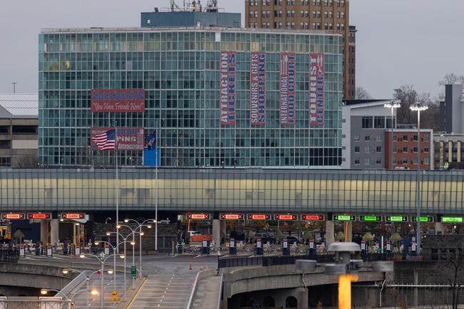 In the news today: No terrorism link in border crossing crash: FBI | iNFOnews.ca