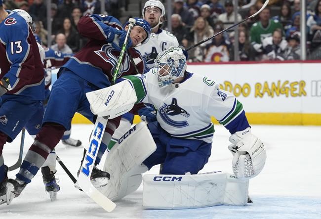 Called up from minors, Tufte scores go-ahead goal to help Avalanche beat Canucks 5-2 | iNFOnews.ca
